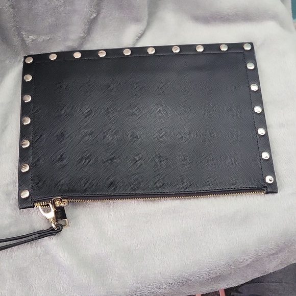 White House Black market Floral clutch - Picture 2 of 7